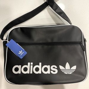 Adidas Airliner messenger bag